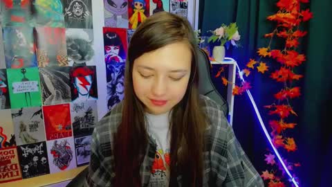 Lina online show from 12-23-24, 02:13