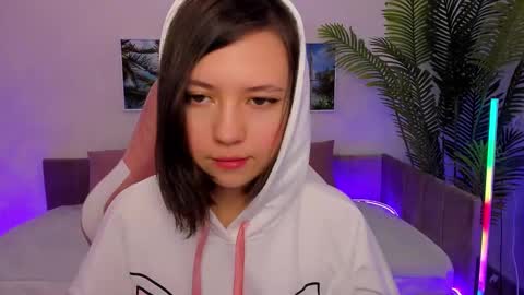 Snapshot of lina_brownie chatting on 02-28-25, 01:47 Lina online show from 02-28-25, 01:47