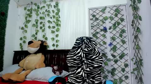 paola online show from 12-18-24, 10:02