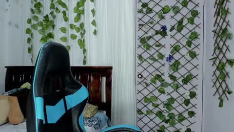 paola online show from 03-10-25, 11:06