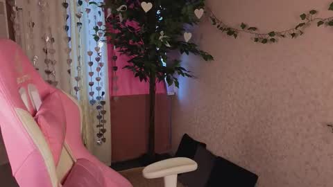 LINA online show from 03-26-26, 01:11