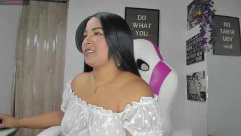 LINA SANCHEZ online show from 01-31-25, 02:49