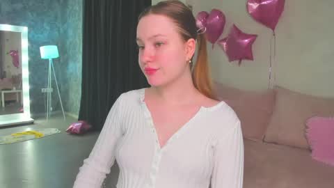 Snapshot of lina_smilee chatting on 05-19-26, 01:11 Lina online show from 05-19-26, 01:11