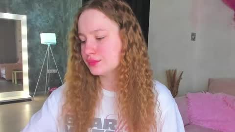 Snapshot of lina_smilee chatting on 06-10-26, 12:11 Lina online show from 06-10-26, 12:11