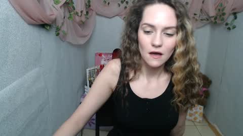 Lina online show from 01-03-25, 09:47