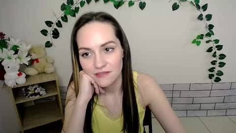 Lina online show from 01-25-25, 09:47