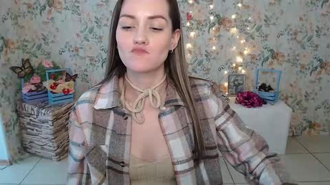 Snapshot of lina_star_s chatting on 02-17-25, 09:35 Lina online show from 02-17-25, 09:35