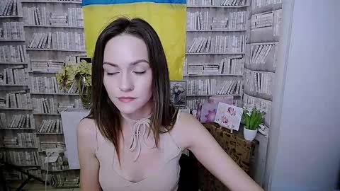 Snapshot of lina_star_s chatting on 09-19-25, 05:53 Lina online show from 09-19-25, 05:53