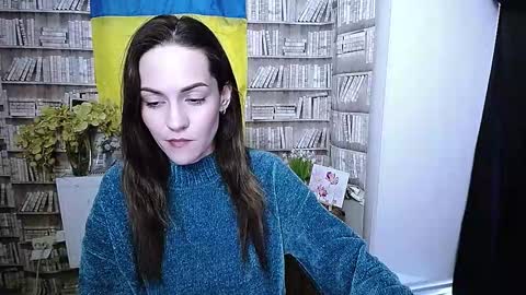 Snapshot of lina_star_s chatting on 11-18-25, 09:47 Lina online show from 11-18-25, 09:47