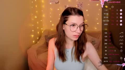 Lina online show from 09-28-25, 02:28