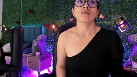 Lina  online show from 06-27-26, 11:37