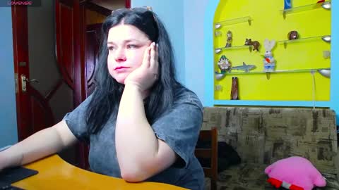 Lina online show from 04-06-26, 05:52