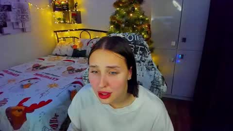 Lina online show from 12-17-25, 11:11