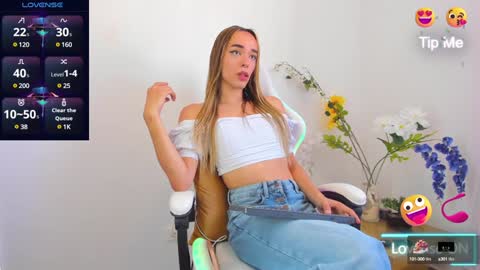 Snapshot of linda_crawford1 chatting on 01-17-25, 03:00 Linda online show from 01-17-25, 03:00