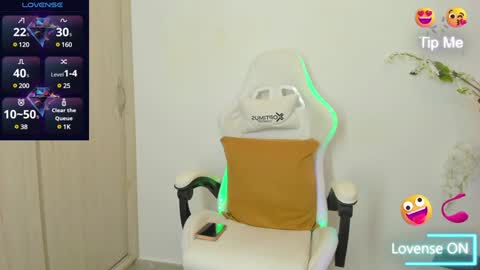 Snapshot of linda_crawford1 chatting on 01-23-25, 01:08 Linda online show from 01-23-25, 01:08