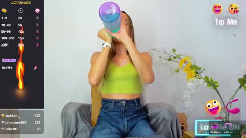 Snapshot of linda_crawford1 chatting on 03-09-25, 12:21 Linda online show from 03-09-25, 12:21