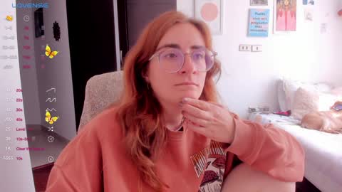 Giggles  online show from 01-08-25, 04:44