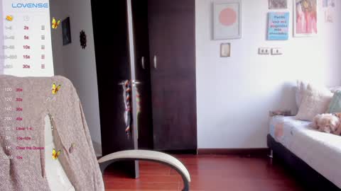 Giggles  online show from 01-15-25, 01:41