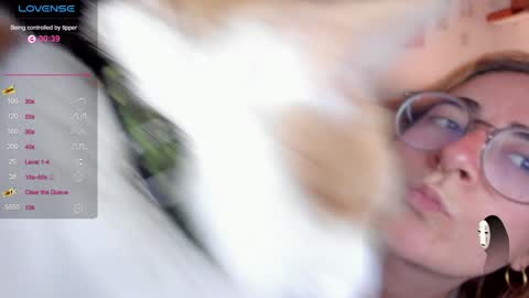 Giggles  online show from 01-28-25, 12:15