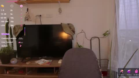 Giggles  online show from 12-22-25, 10:40