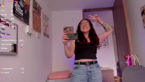 Giggles  online show from 03-10-26, 03:06