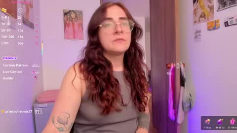 Giggles  online show from 03-11-26, 04:02