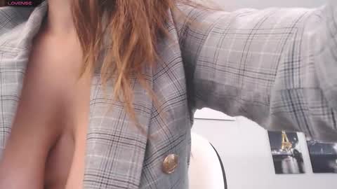 Maria Paula online show from 10-30-25, 01:01