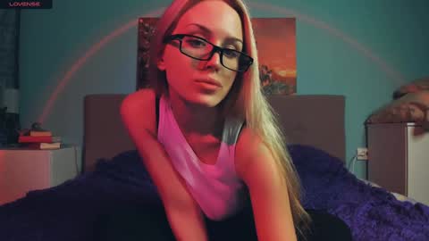 Linda online show from 01-26-25, 05:23