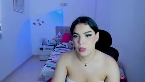 Snapshot of linda_zaam8386 chatting on 10-28-25, 07:05 online show from 10-28-25, 07:05