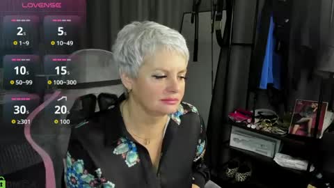 Linda Zefir online show from 04-21-26, 01:42