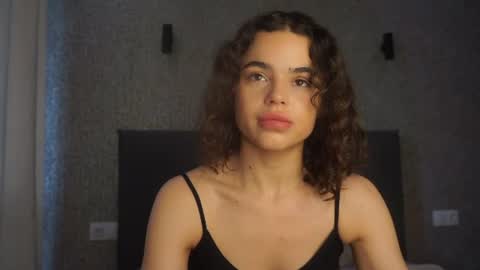 Linda online show from 06-11-26, 01:53