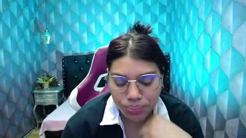 Snapshot of lindabreexlove chatting on 12-27-24, 03:31 online show from 12-27-24, 03:31