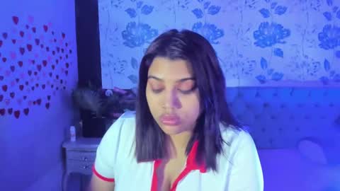 Snapshot of lindabreexlove chatting on 01-18-25, 06:53 online show from 01-18-25, 06:53