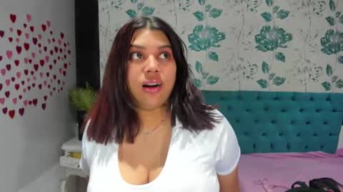 Snapshot of lindabreexlove chatting on 01-22-25, 04:44 online show from 01-22-25, 04:44