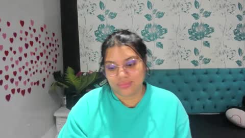 Snapshot of lindabreexlove chatting on 01-29-25, 01:38 online show from 01-29-25, 01:38