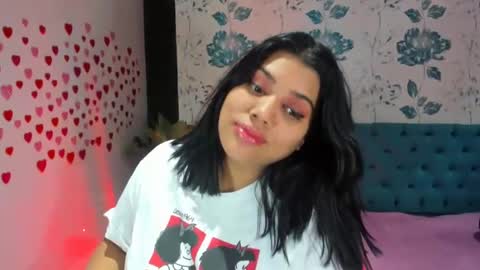 Snapshot of lindabreexlove chatting on 02-02-25, 03:49 online show from 02-02-25, 03:49