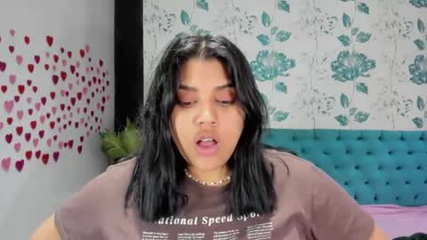 Snapshot of lindabreexlove chatting on 02-08-25, 06:12 online show from 02-08-25, 06:12