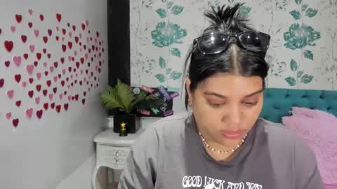 Snapshot of lindabreexlove chatting on 02-15-25, 06:33 online show from 02-15-25, 06:33