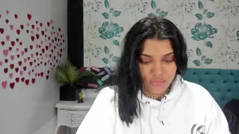 Snapshot of lindabreexlove chatting on 02-21-25, 06:04 online show from 02-21-25, 06:04