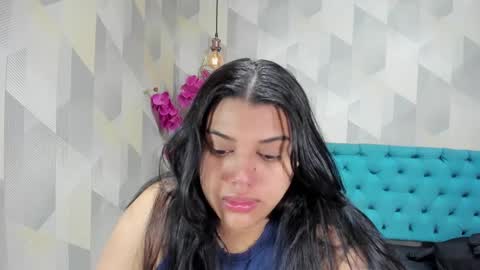 Snapshot of lindabreexlove chatting on 10-03-25, 01:41 online show from 10-03-25, 01:41