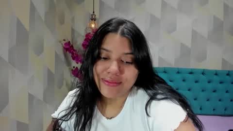 Snapshot of lindabreexlove chatting on 10-04-25, 02:37 online show from 10-04-25, 02:37