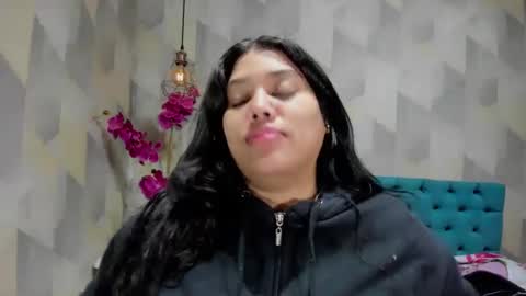 Snapshot of lindabreexlove chatting on 10-10-25, 02:38 online show from 10-10-25, 02:38