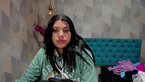 Snapshot of lindabreexlove chatting on 10-26-25, 12:44 online show from 10-26-25, 12:44