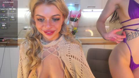 Snapshot of lindacrystalofc chatting on 12-24-24, 11:00 happy new year online show from 12-24-24, 11:00