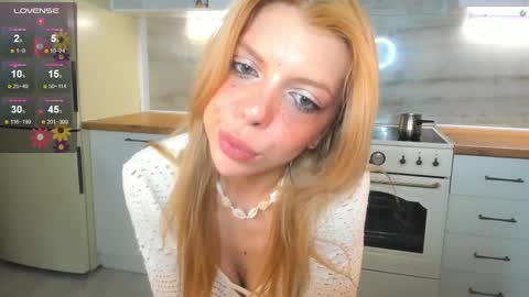 Snapshot of lindacrystalofc chatting on 03-11-25, 11:59 happy new year online show from 03-11-25, 11:59