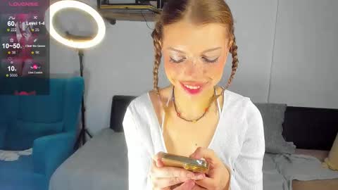 Snapshot of lindacrystalofc chatting on 09-26-25, 06:12 happy new year online show from 09-26-25, 06:12