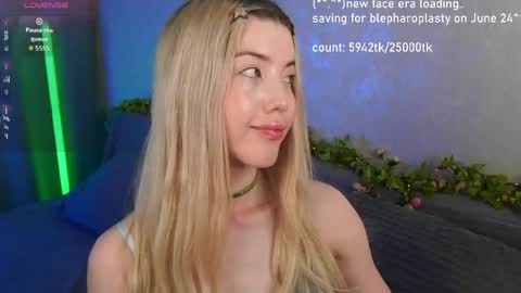 Snapshot of lindathackerr chatting on 06-02-26, 06:10 Linda online show from 06-02-26, 06:10