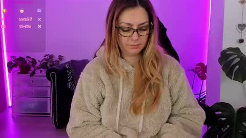 Linda  --  online show from 03-07-25, 09:48