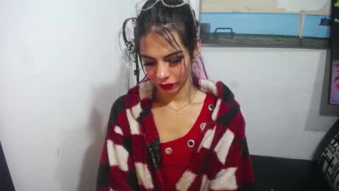 lindsey_2023 online show from 01-14-25, 06:34