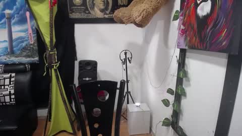 lindsey_2023 online show from 02-27-25, 06:50